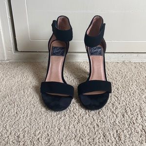 Size 6.5 Black JEFFREY CAMPBELL foxytrot heel